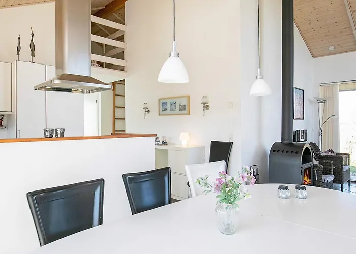 Panoramic Seaside Retreat - By Traum *